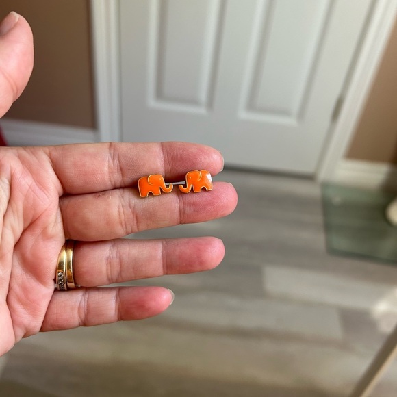 5/$25 Orange Elephant good stud Earrings 🐘 - Picture 6 of 6